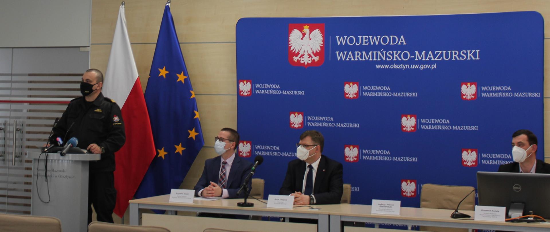 Przekazanie numeru alarmowego 998 do CPR - na zdjęciu między innymi Pan Wojewoda i Warmińsko-Mazurski Komendant Wojewódzki PSP 