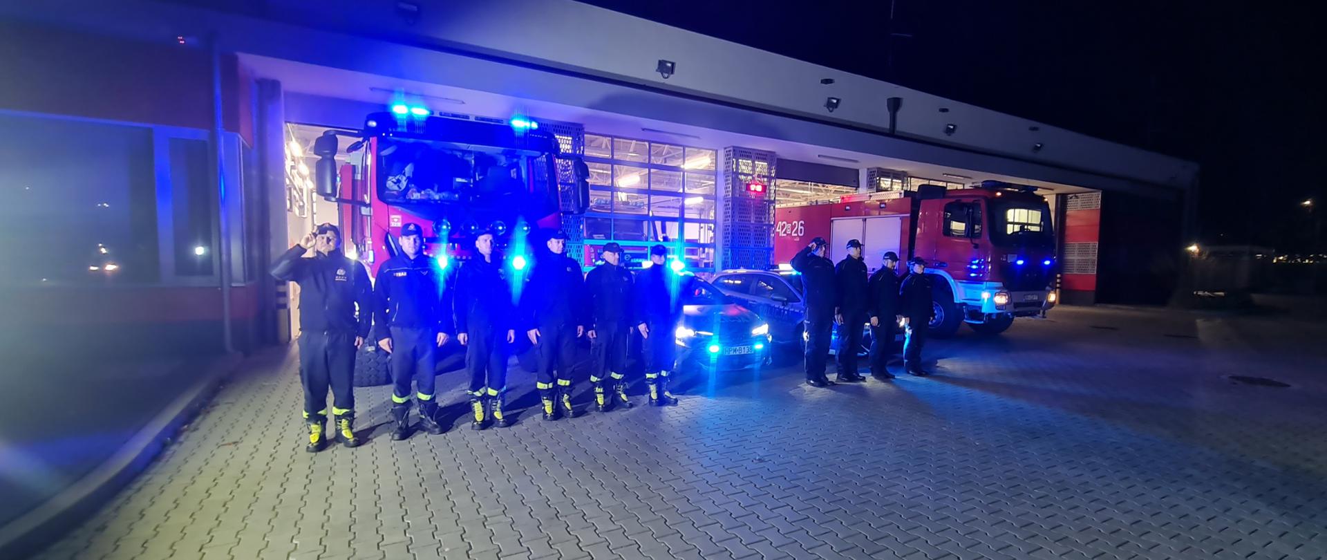 Hołd zmarłemu strażakowi