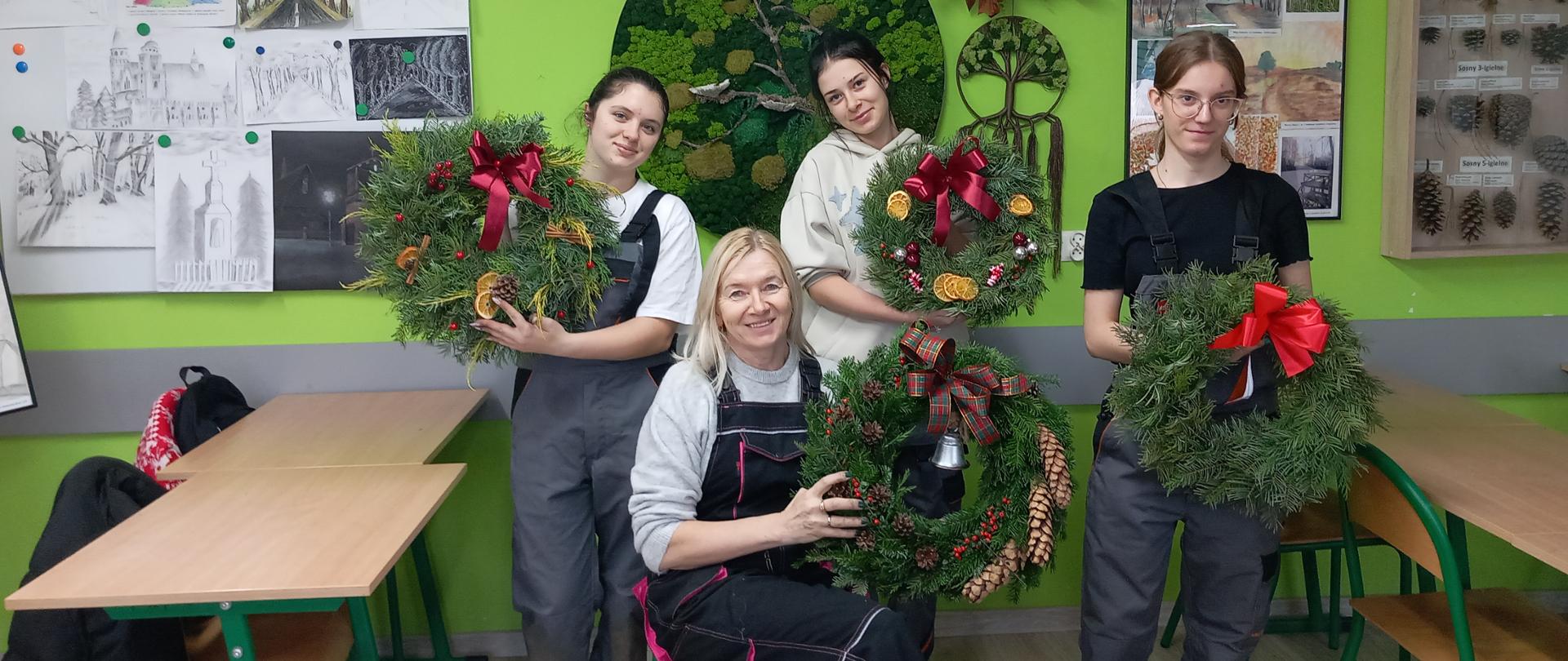 Magia świąt i kreatywne zajęcia uczniów ZSCKR w Lututowie