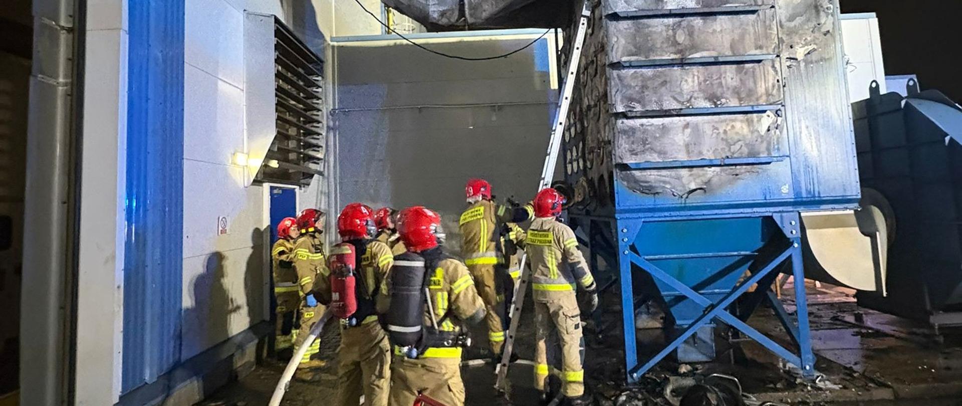 Pożar wentylacji odciągowej w hali produkcyjnej