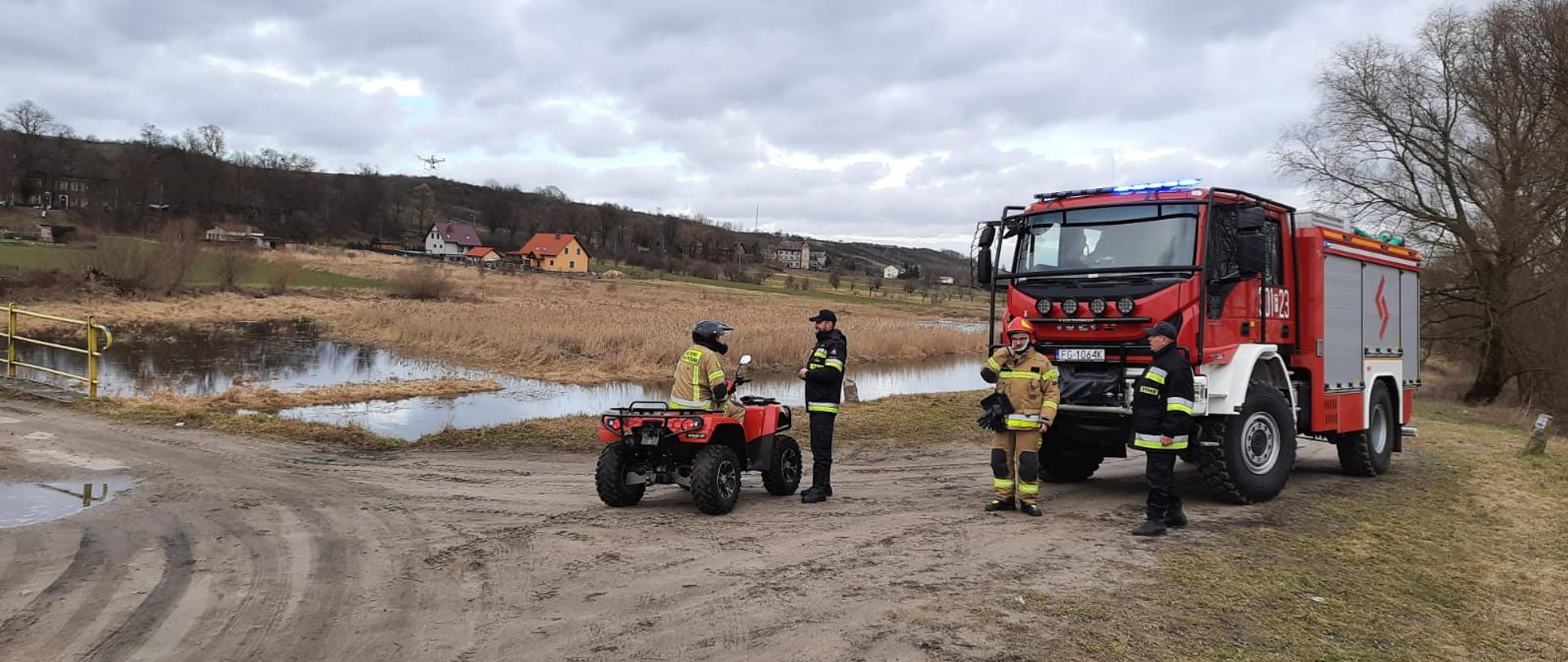 Patrolowanie wałów przeciwpowodziowych