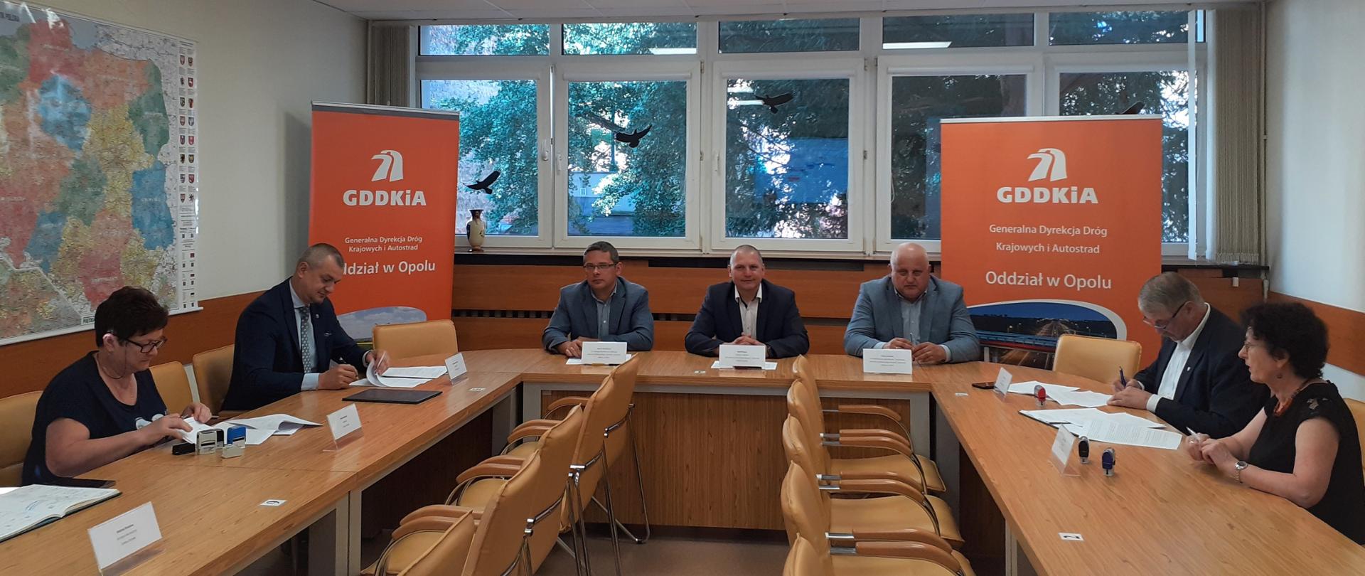 Osoby podpisujące porozumienie