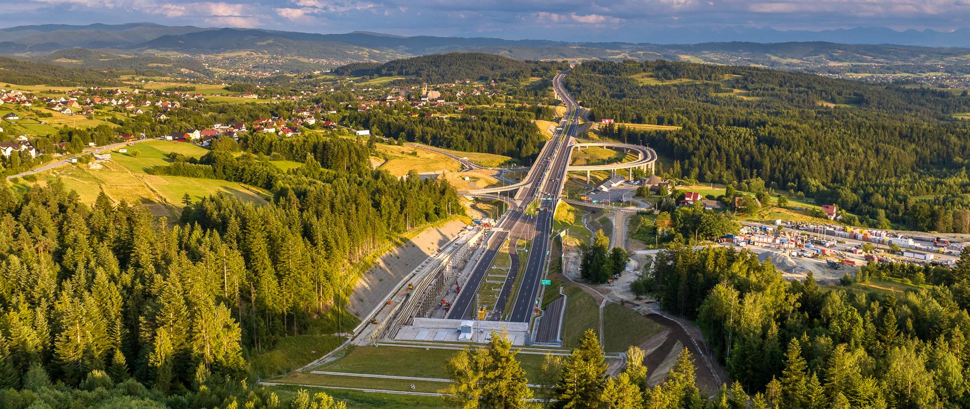 S7 Naprawa - Skomielna Biała, południowy portal tunelu pod Luboniem Małym i widok na Tatry
