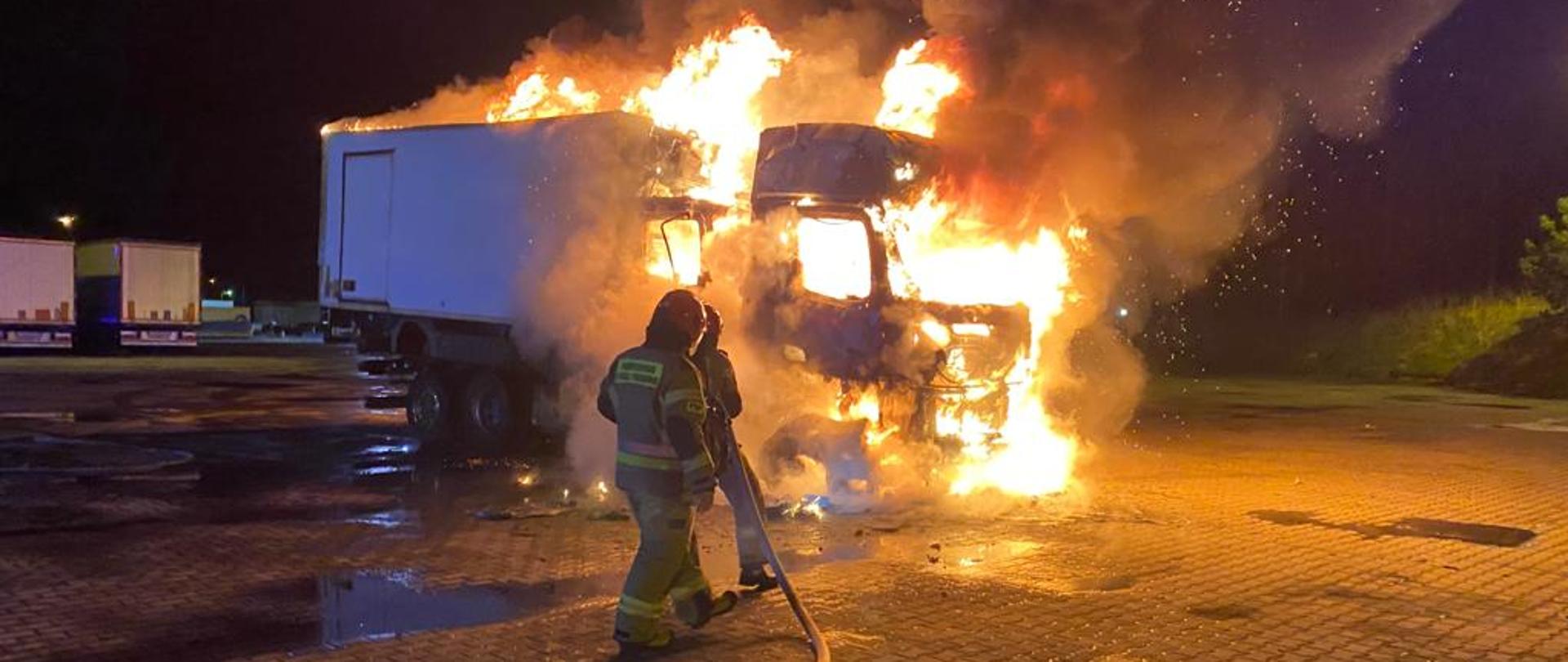 pożar samochodu ciężarowego w Mostkach z dnia 23.04.2021
