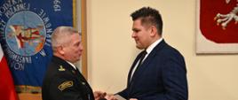 na zdjęciu widoczny Komendant Miejski PSP wraz z Zastępcą Prezydenta Miasta Tarnowa