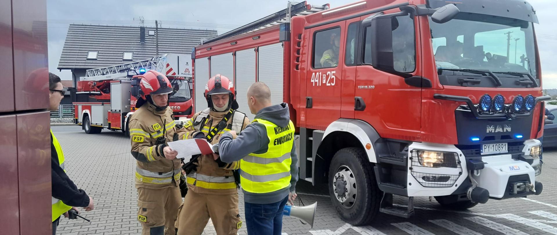 ćwiczenia w firmie Adrianna Factory sp. z o.o.