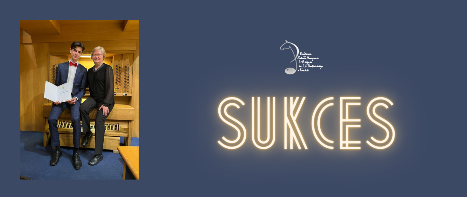 Grafika przedstawia Laureata z Pedagogiem na tle organów, w ręku trzyma dyplom