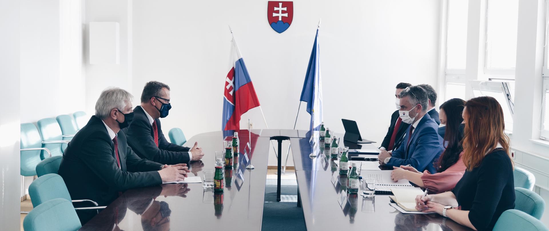 Spotkanie ambasadora Krzysztofa Strzałki z wiceministrem transportu i budownictwa Słowacji Jaroslavem Kmetem