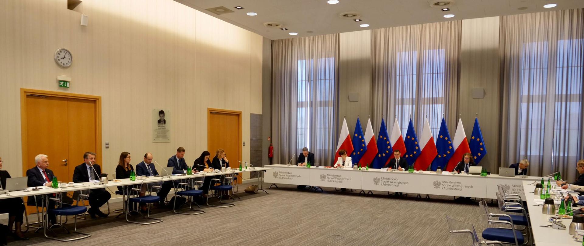 Posiedzenie rządowo-samorządowego zespołu ds. uchodźców wojennych z Ukrainy.