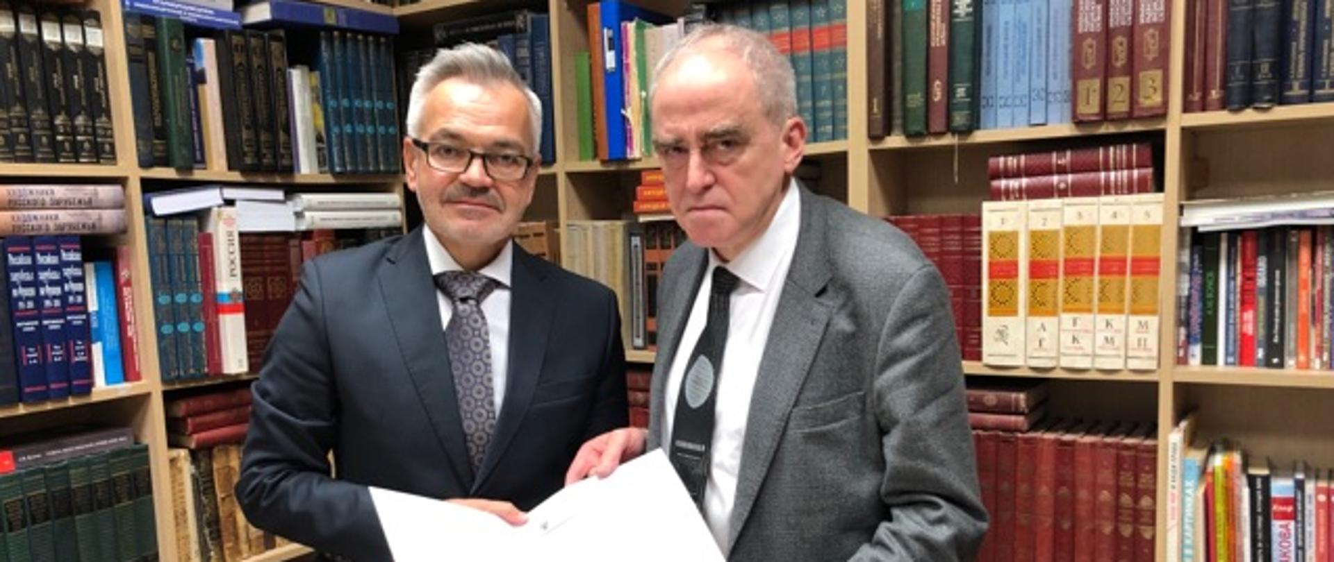 Ambassador Krzysztof Krajewski congratulates Jan Raczynski