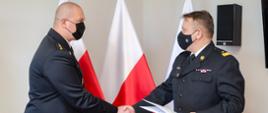 Mazowiecki Komendanta Wojewódzki wręcza akt powołania st. kpt. Tomaszowi Kosznikowi