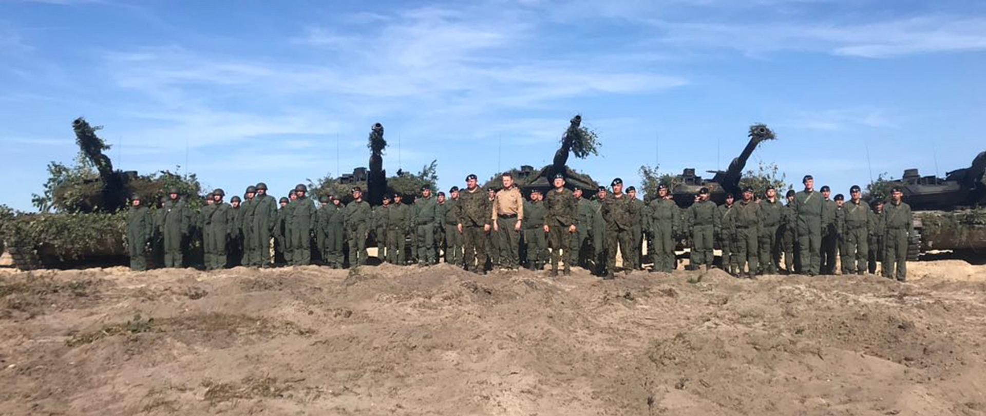 Wizyta ministra Mariusza Błaszczaka w Ośrodku Szkolenia Poligonowego w Nowa Dęba 