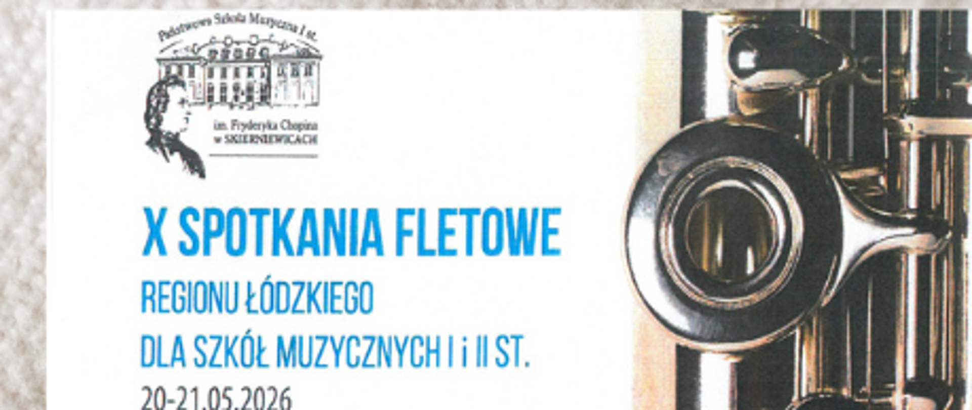Obraz zawiera kolaż z 4 dyplomów z X spotkań fletowych regionu łódzkiego dla szkół muzycznych I i II stopnia ułożonych w kształcie kwadratu. Są to dyplomy uczennic: Oliwi Gajewska - I miejsce, Józefina Jurdzińska - II miejsce, Maria Pierzchnica - wyróżnienie, Estera Matlak - wyróżnienie. Dyplomy w kolorze białym, z prawej strony przy brzegu fragment fletu poprzecznego w kolorystyce czarno-brązowo-różowej, u góry logo Państwowej Szkoły Muzycznej I stopnia w Skierniewicach, pod nim od lewej nazwa konkursu niebieską czcionką, poniżej napis dyplom i odpowiednio zdobywcy poszczególnych miejsc i wyróżnień.