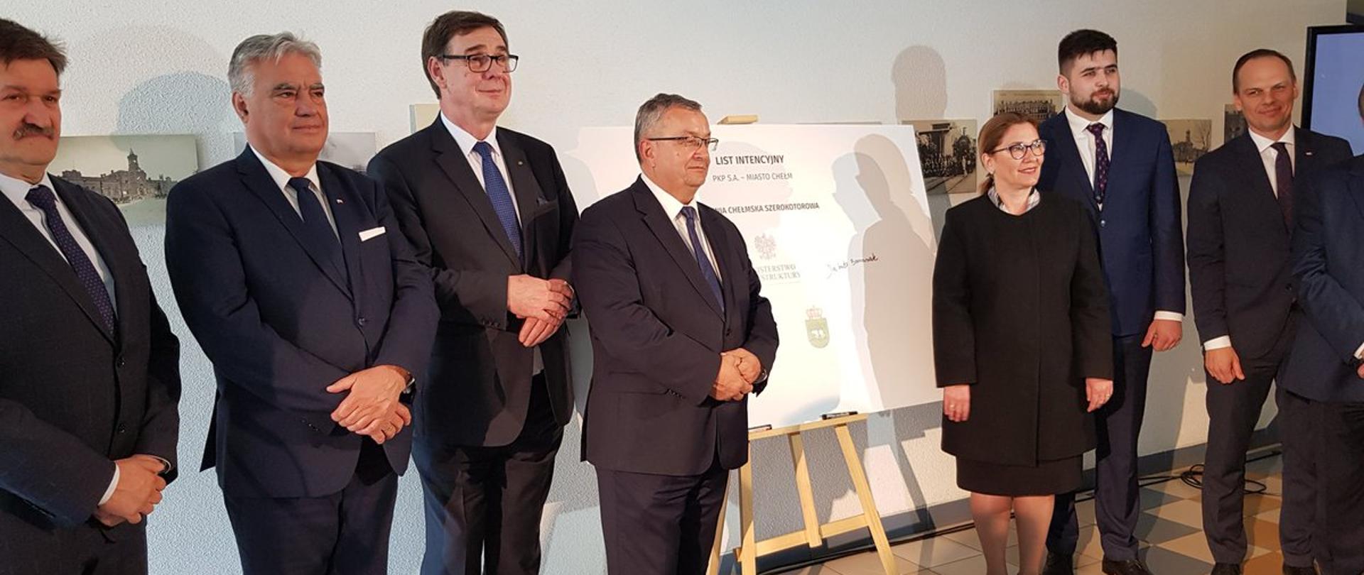 Minister A.Adamczyk oraz wiceminister R. Weber uczestniczyli w podpisaniu listu intencyjnego pomiędzy PKP SA a miastem Chełm