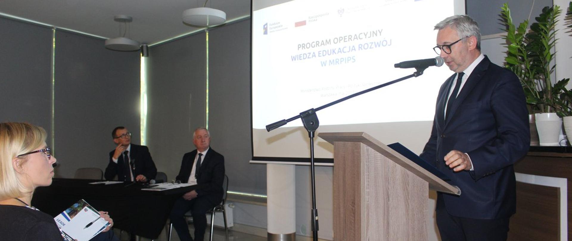 leader dziś i jutro