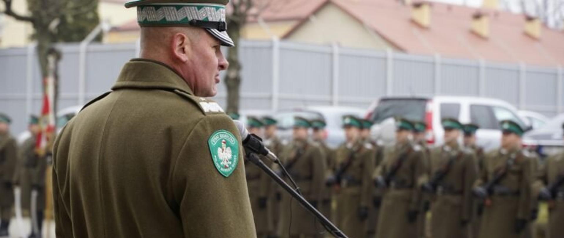 Powitanie komendanta Bieszczadzkiego Oddziału Straży Granicznej po otrzymaniu awansu generalskiego