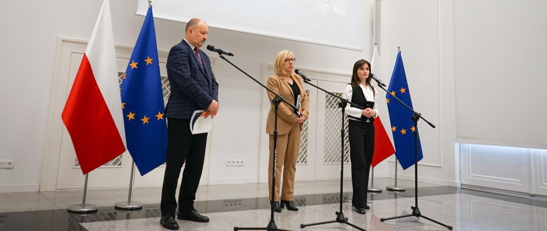 Konferencja prasowa w Wielkopolskim Urzędzie Wojewódzkim w Poznaniu ministra klimatu i środowiska Paulina Hennig-Kloska