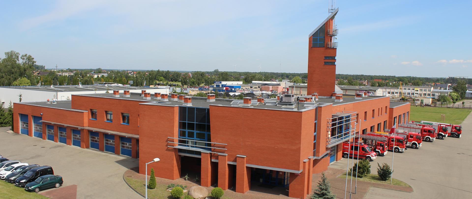 Budynek KP PSP Ostrów Wielkopolski z pojazdami