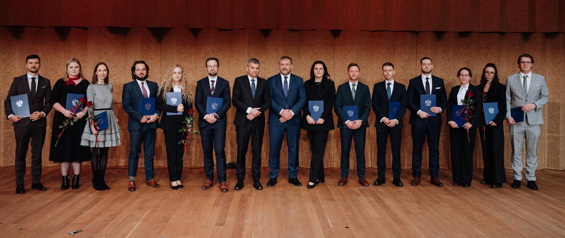 Wyróżnienia i nagrody dla wieloletnich pracowników - zdjęcie nr 1