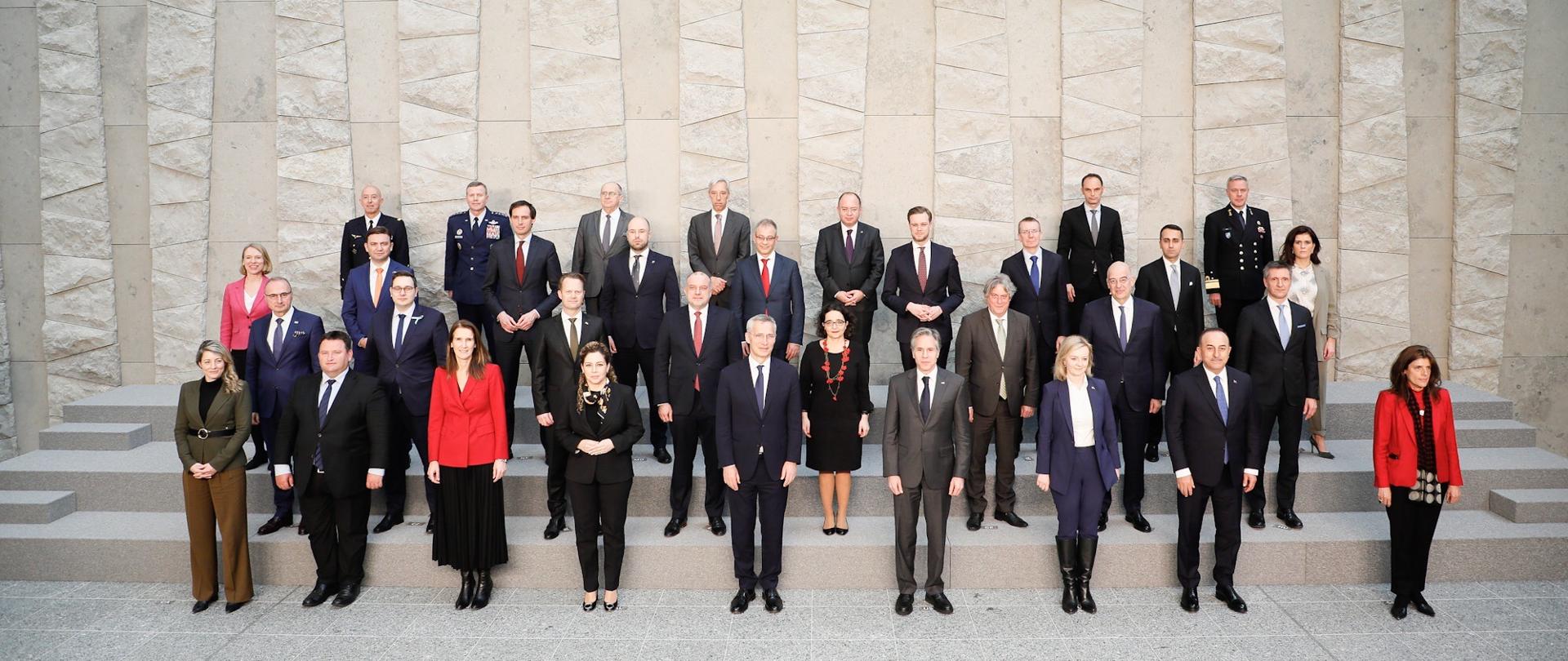 Minister Zbigniew Rau uczestniczył w spotkaniu szefów dyplomacji państw NATO w Brukseli