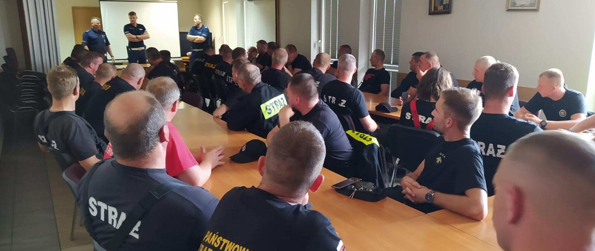 Szkolenie strażaków z zasad bezpieczeństwa w ruchu drogowym 