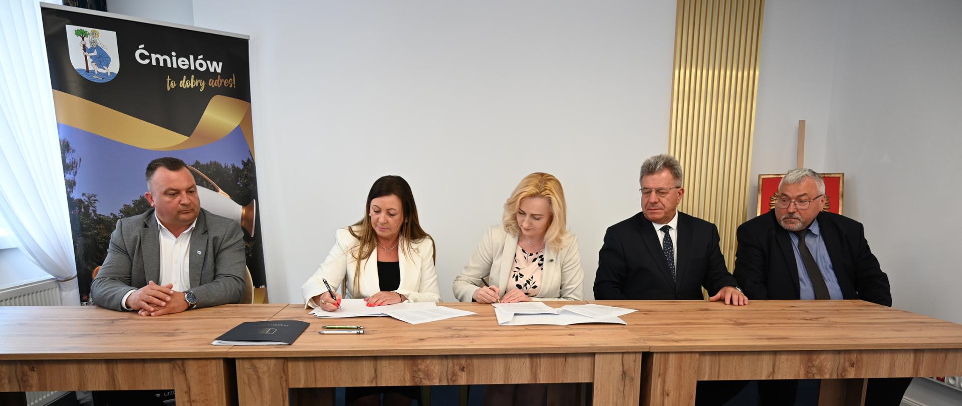 Podpisanie porozumienia finansowego dot. ochrony przeciwpowodziowej Gminy Ćmielów