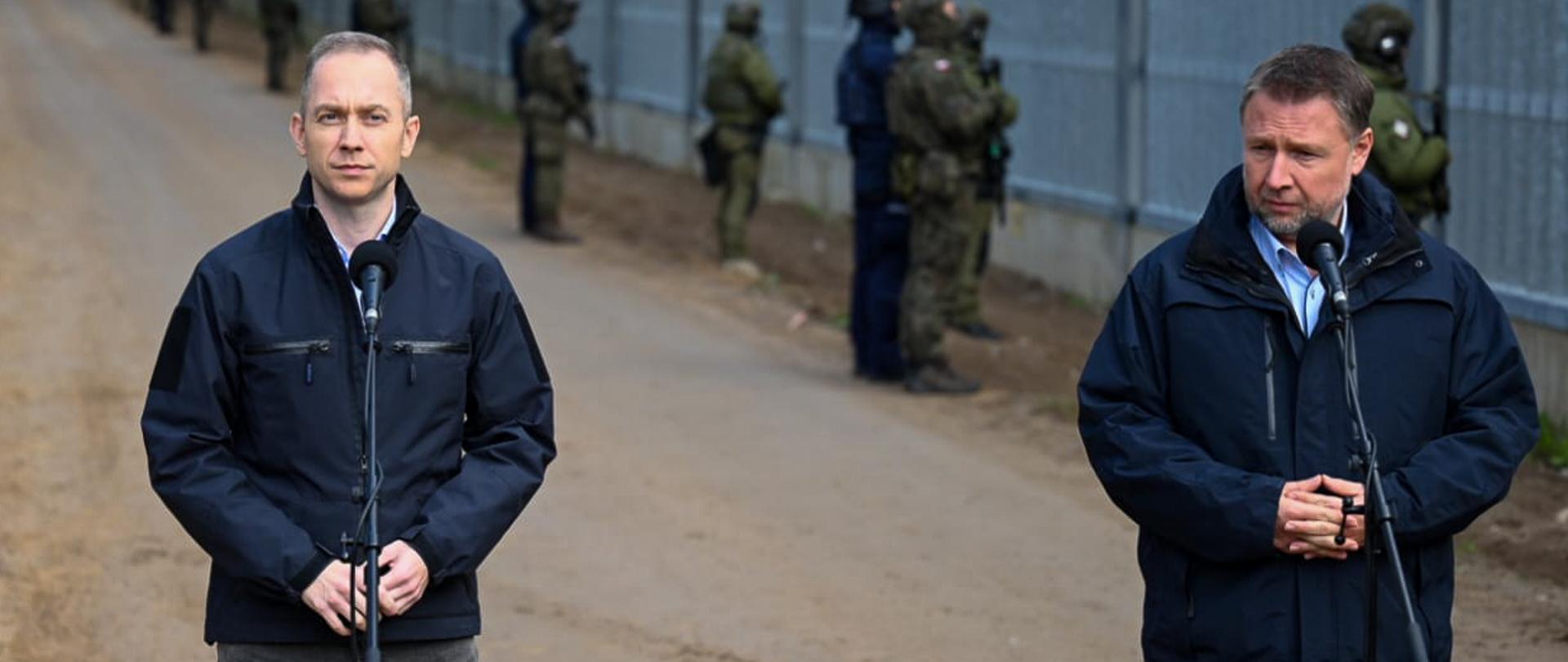 15 października 2025 r. w Połowcach, przy granicy z Białorusią, odbyła się wspólna konferencja prasowa Ministra Spraw Wewnętrznych i Administracji Marcina Kierwińskiego i sekretarza stanu w Ministerstwie Obrony Narodowej Cezarego Tomczyka.