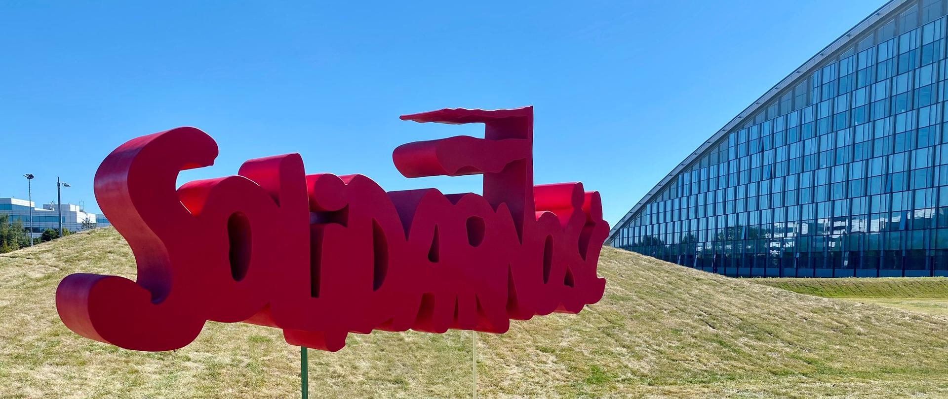 Solidarity logo at NATO HQ_2021