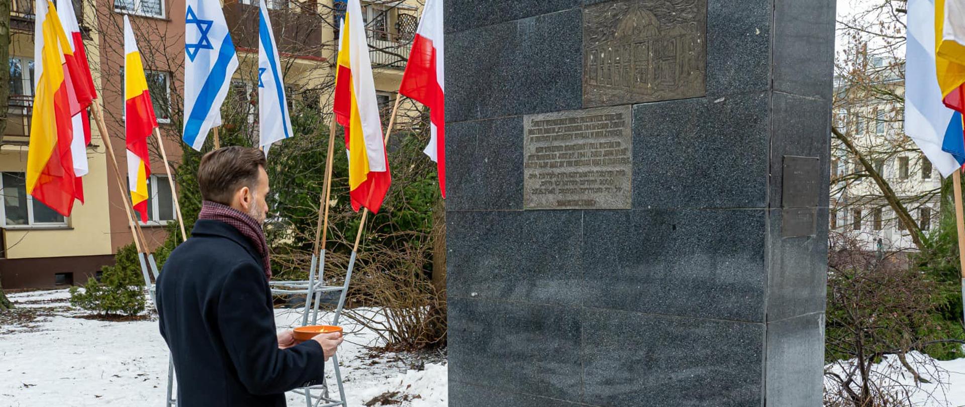 W hołdzie ofiarom Holokaustu