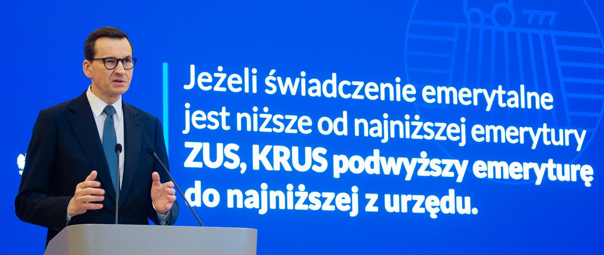 Premier Mateusz Morawiecki podczas konferencji w KPRM.
