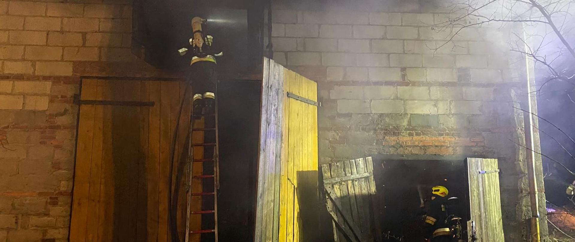 Pożar budynku gospodarczego w Wytomyślu