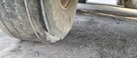 Uszkodzona opona