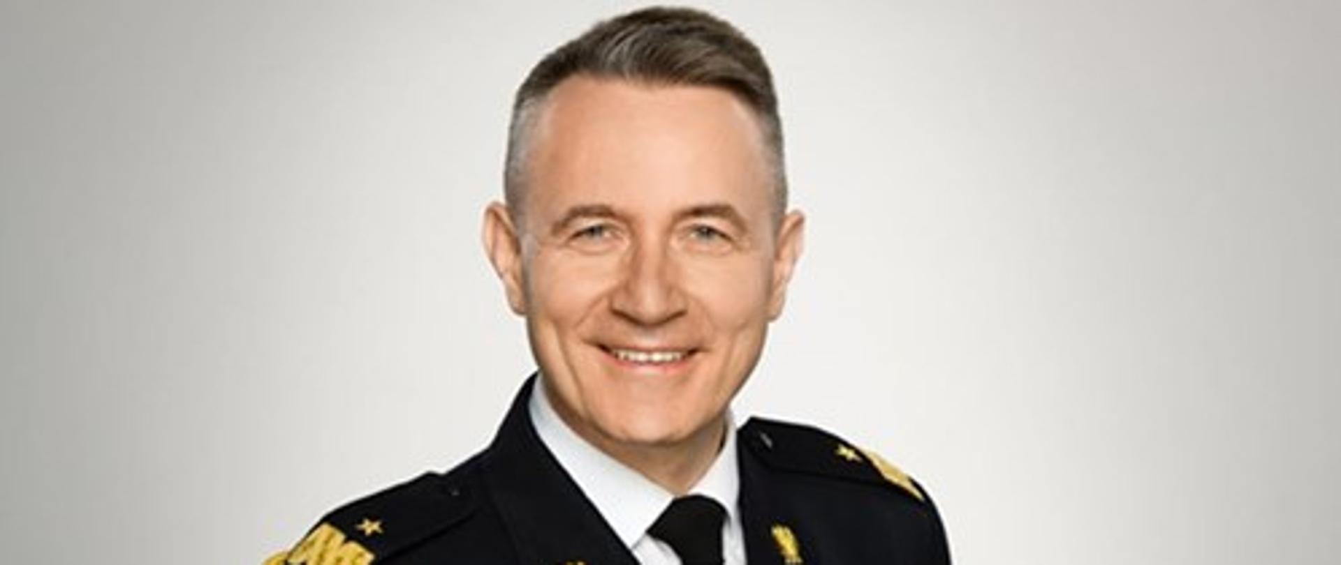 na zdjęciu Komendant Główny Państwowej Straży Pożarnej Nadbrygadier Andrzej Bartkowiak