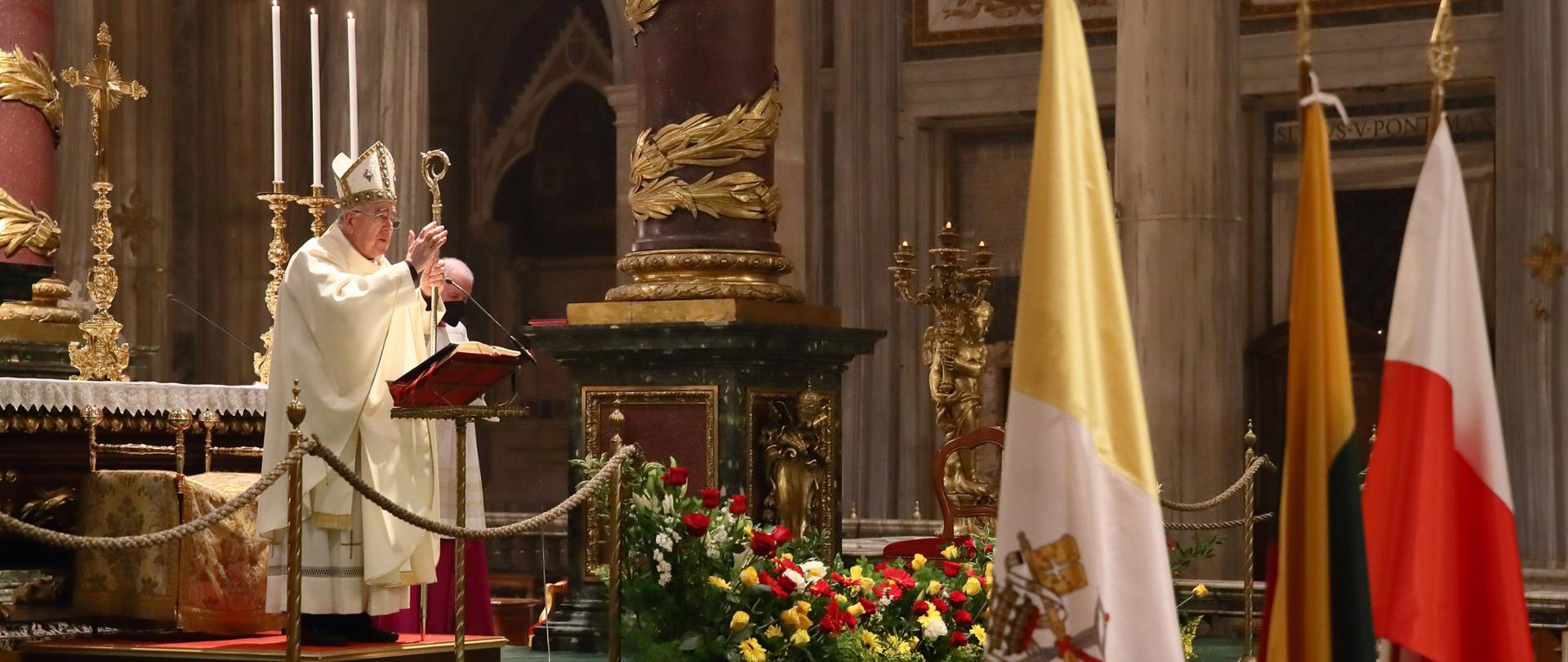 28.10.2021 Rzym. Bazylika Matki Bozej Wiekszej. Msza swieta celebrowana przez kard. Stanislawa Rylko dla Polakow i Litwinow, zorganizowana przez Ambasade RP przy Stolicy Apostolskiej z okazji 230 rocznicy wspolnej historii. 