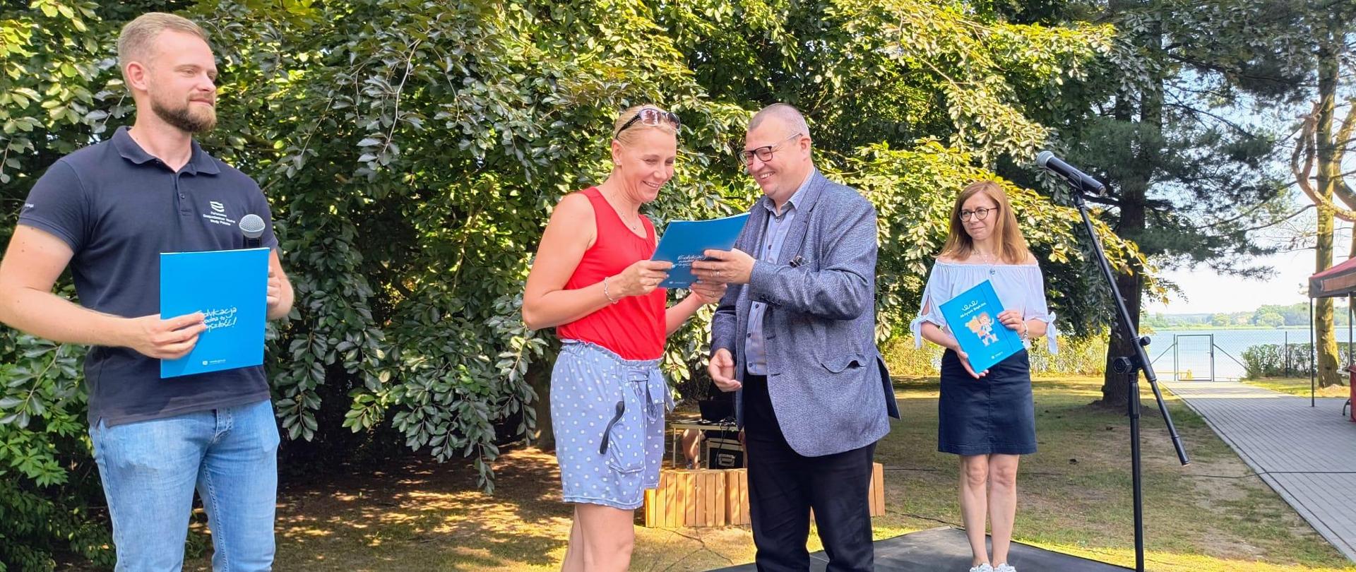 Piknik na zakończenie IV edycji programu "Aktywni Błękitni - Szkoła przyjazna wodzie"