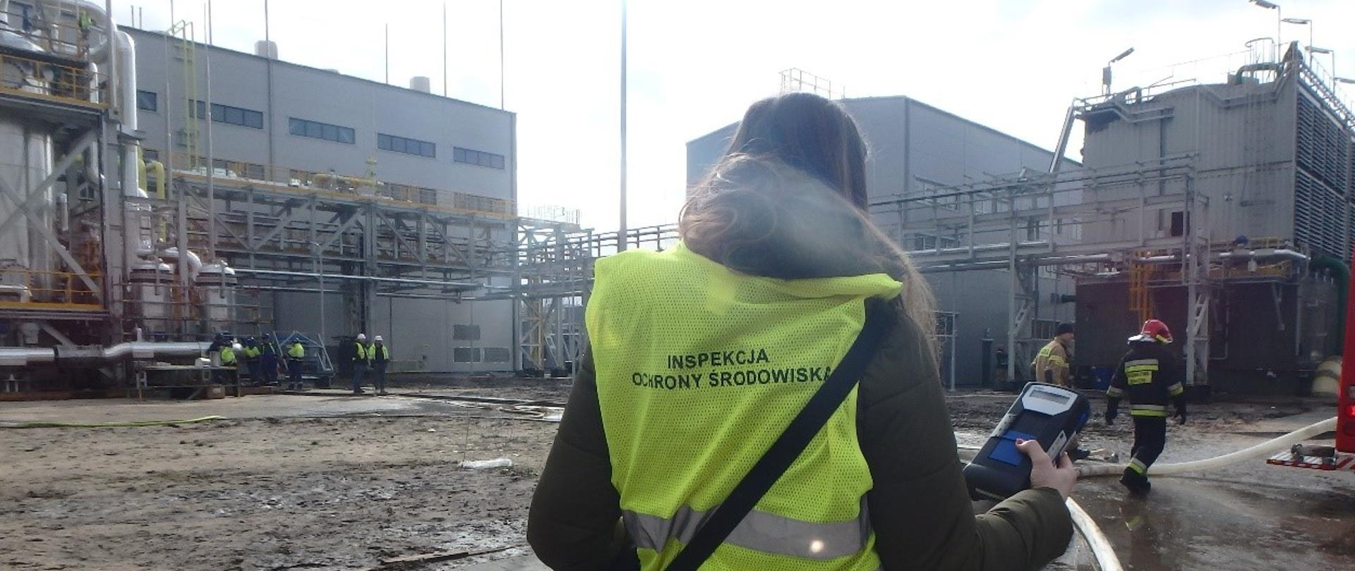 pomiary powietrza na obecność niebezpiecznych substancji z wykorzystaniem przenośnego detektora gazów oraz mobilnego spektrometru