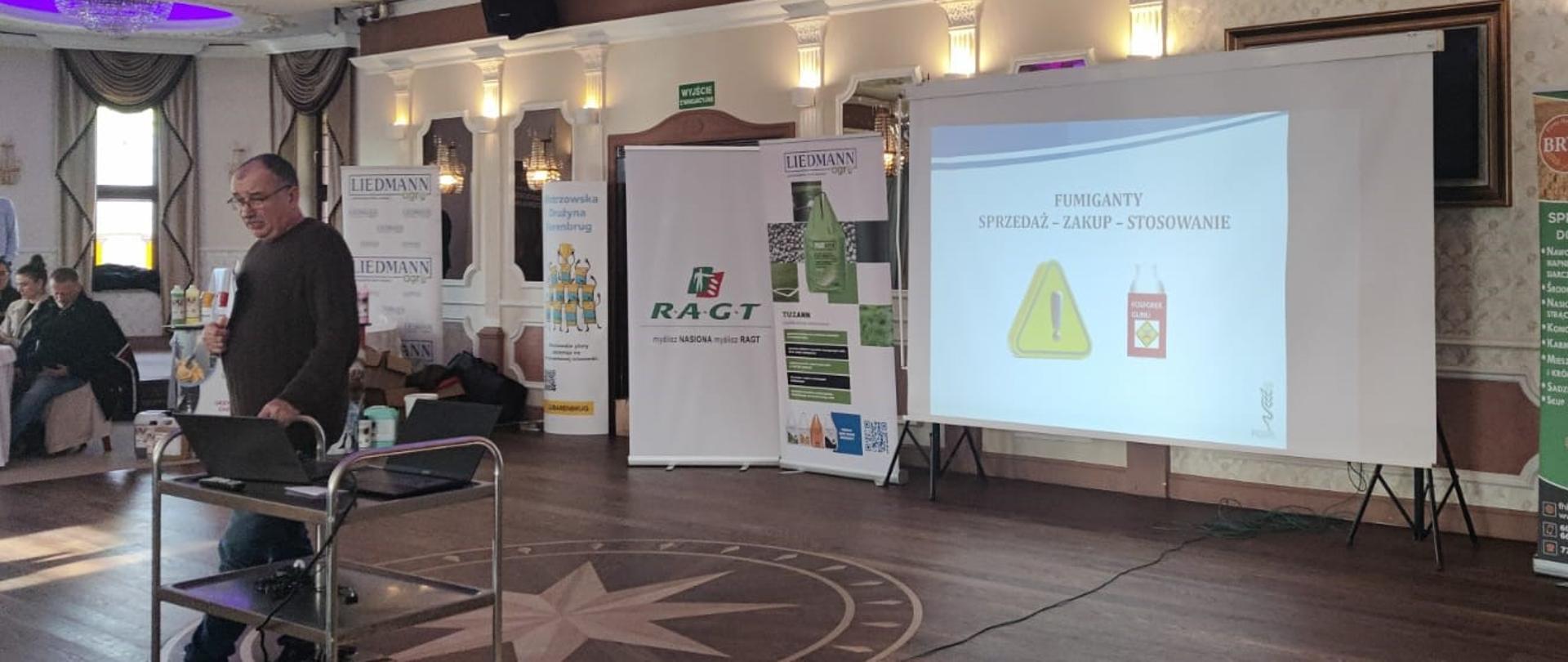 Zdjęcie przedstawia uczestników szkolenia