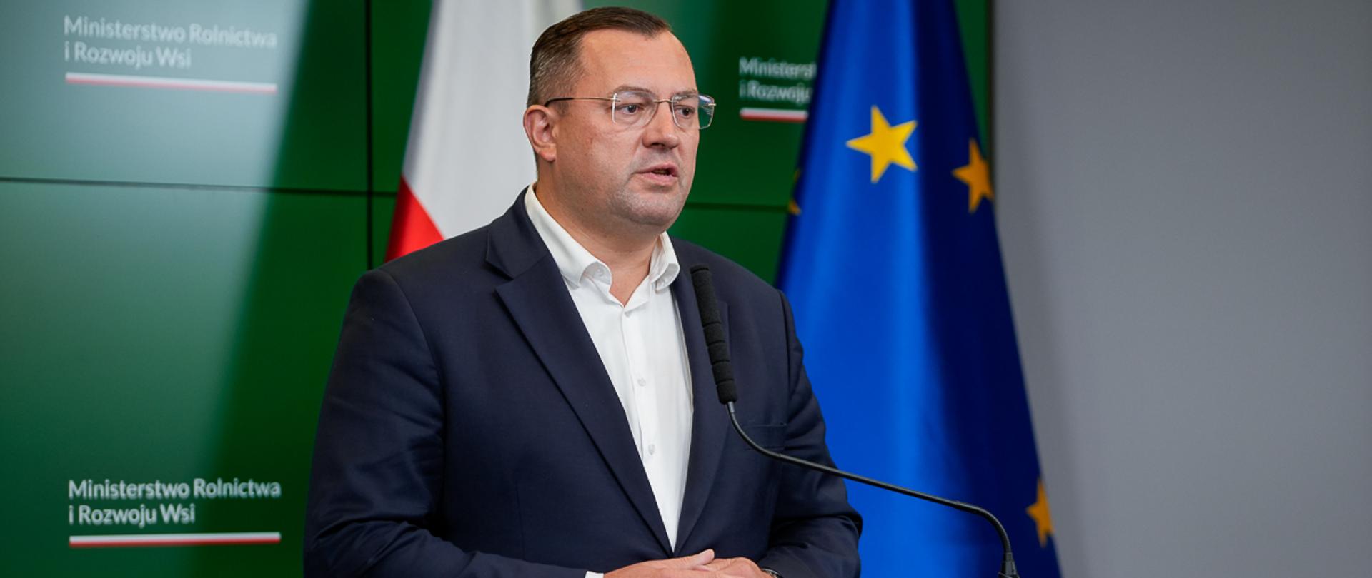Minister Stefan Krajewski podczas konferencji prasowej w MRiRW (fot. MRiRW)
