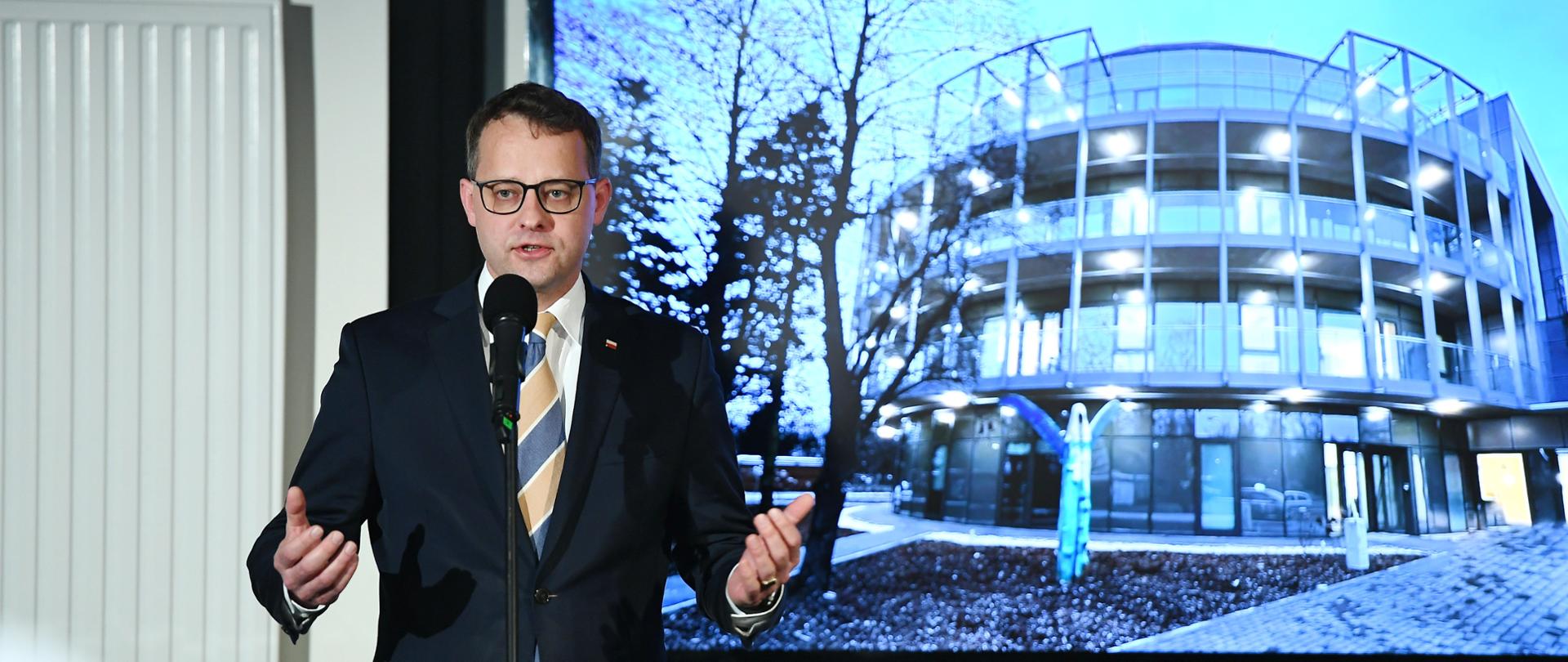 Otwarcie Kliniki Budzik dla dorosłych z udziałem wiceministra sprawiedliwości Marcina Romanowskiego