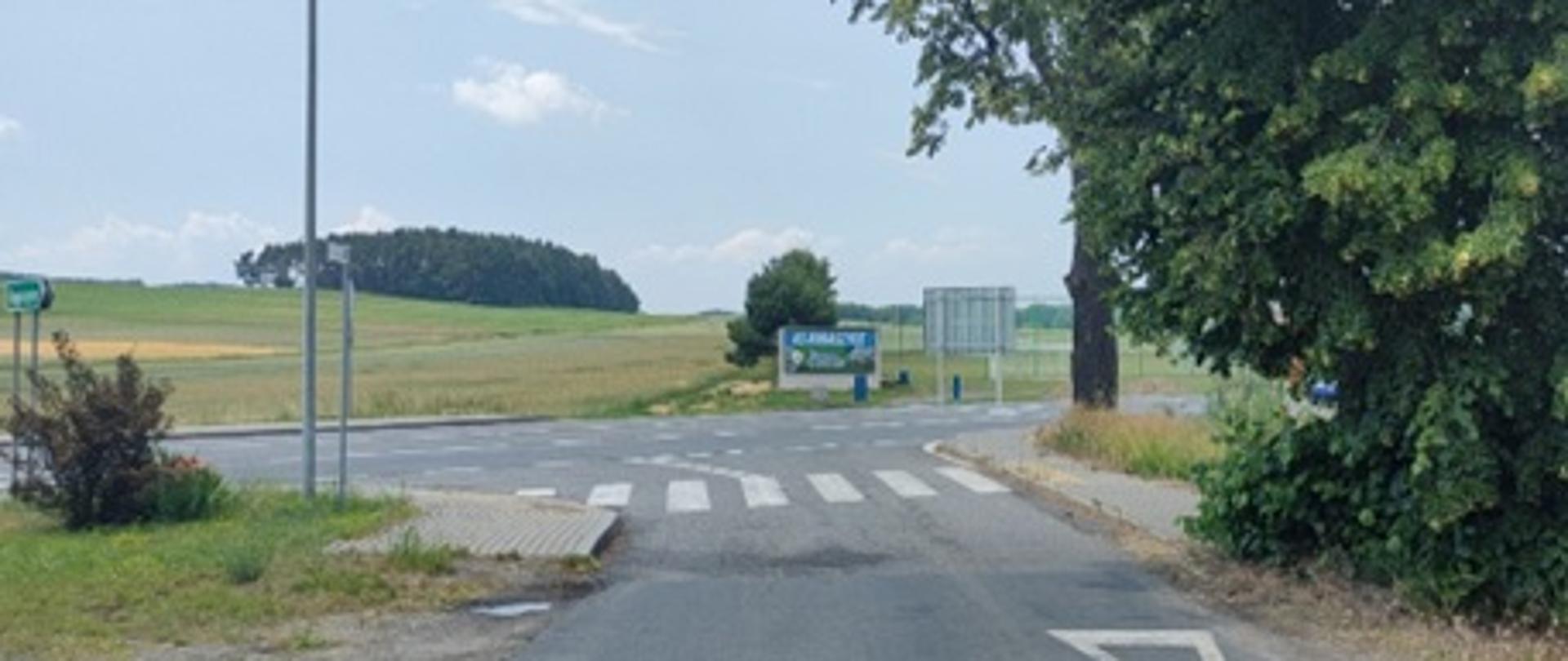 DK11 w miejscowości Rogaszyce