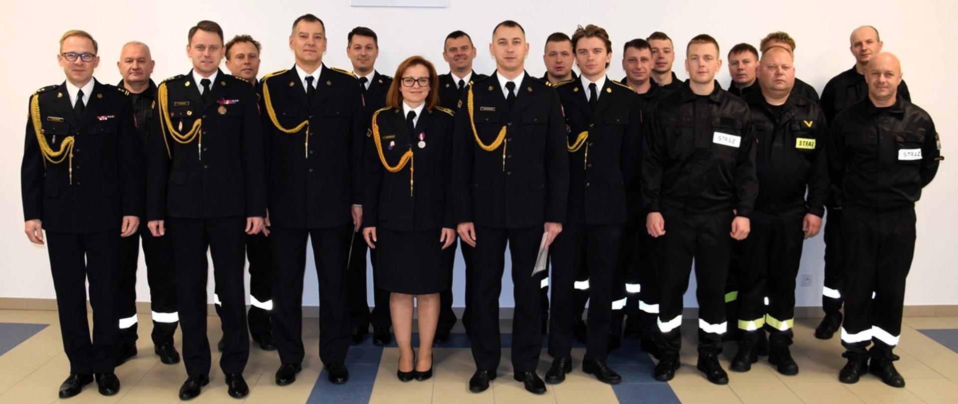 Awanse 11 listopada.