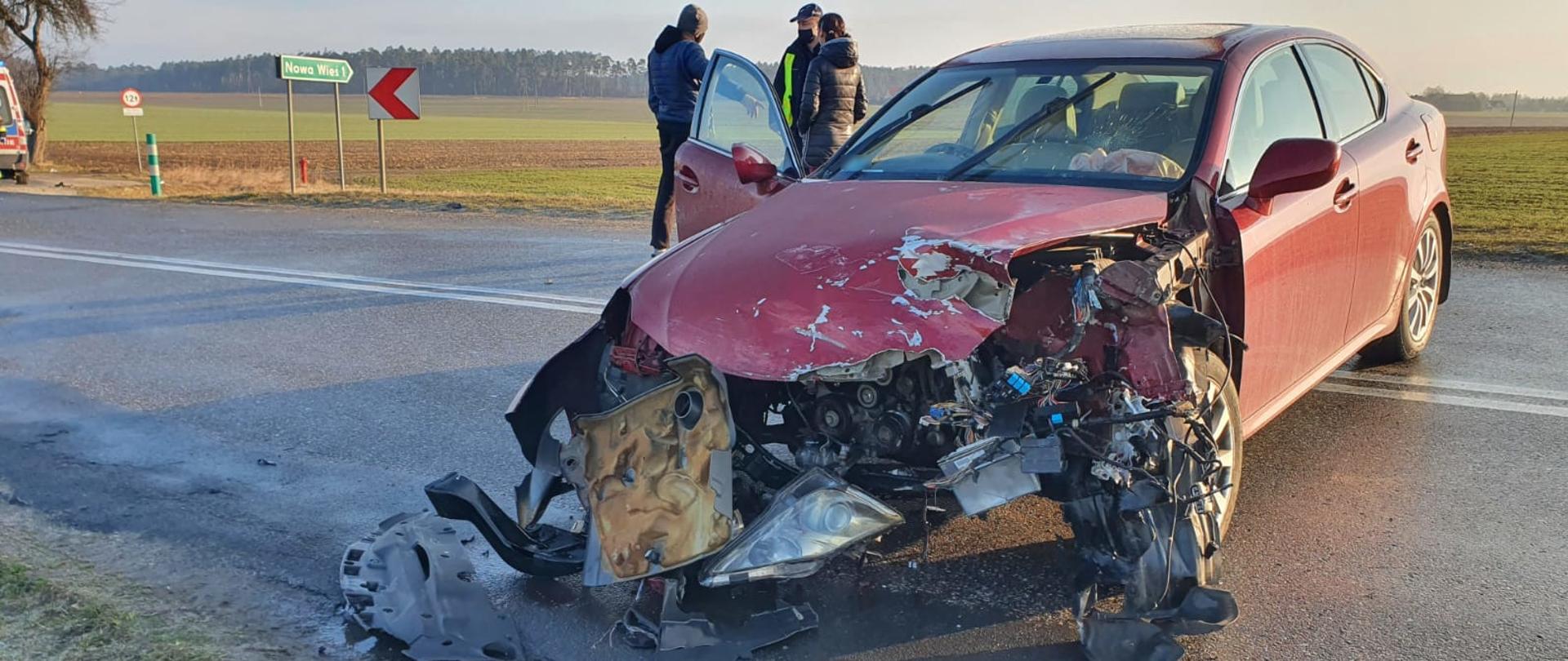 uszkodzony pojazd biorący udział w zdarzeniu.