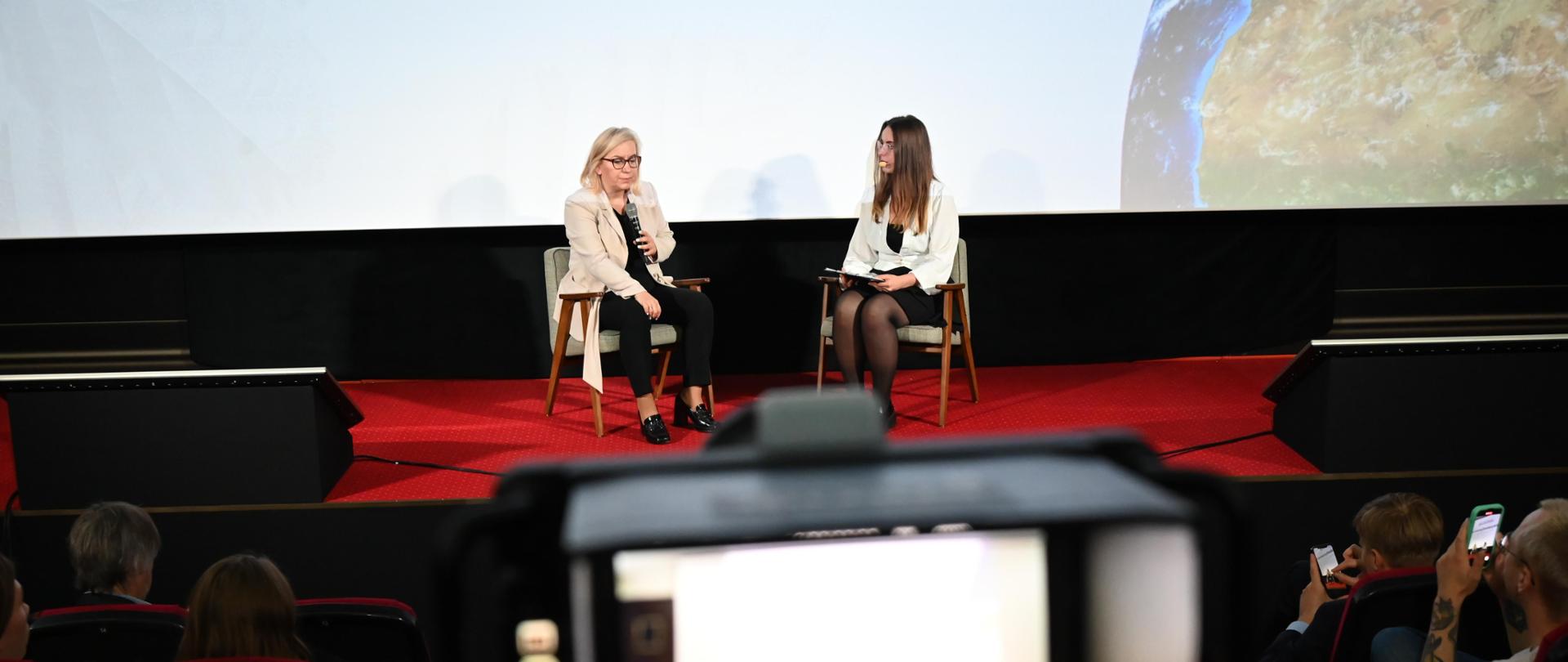 Ministra Paulina Hennig-Kloska w trakcie wydarzenia "Młodzi dla klimatu - klimat dla młodych"