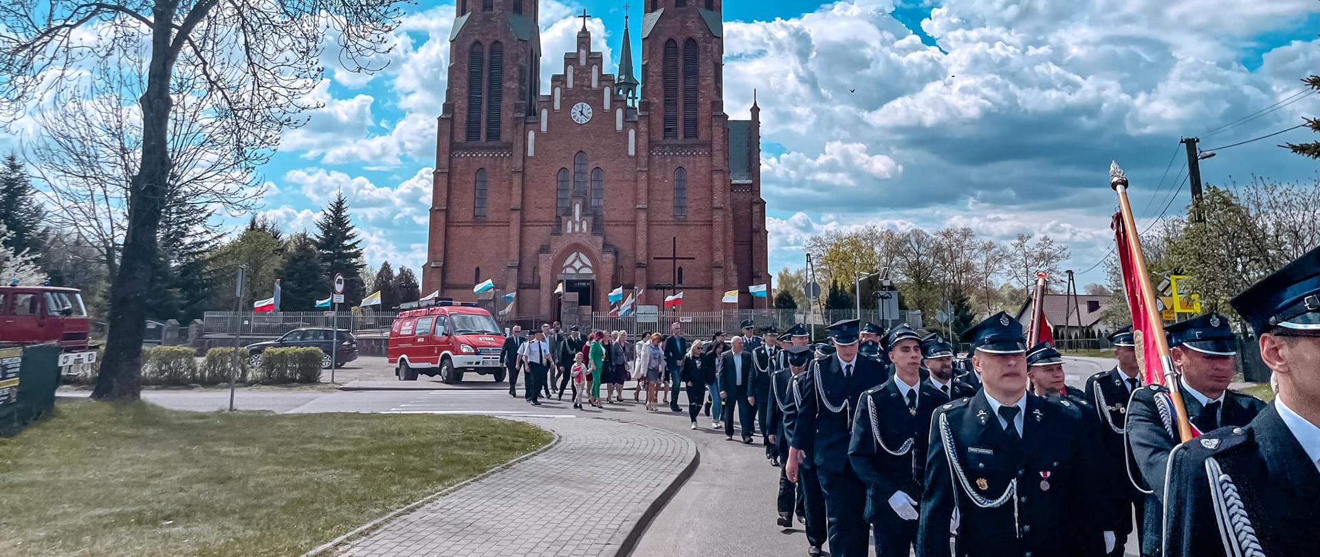 Powiatowe Obchody Dnia Strażaka w Janowcu Kościelnym
