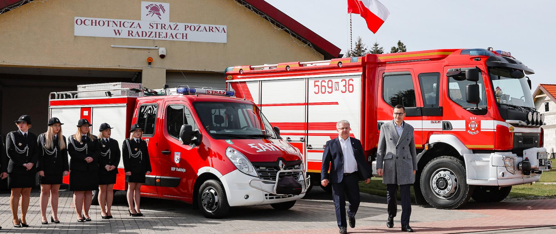 Premier Mateusz Morawiecki w OSP Radzieje.
