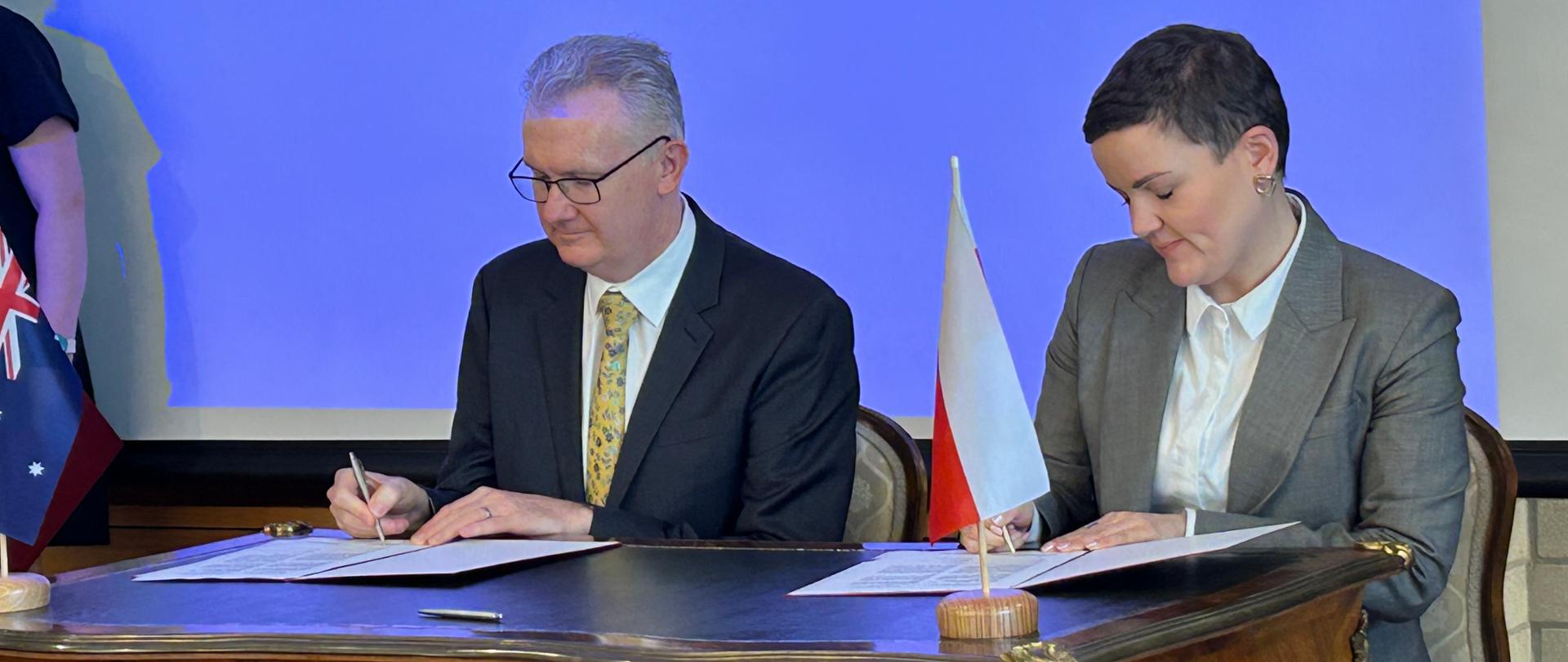 Podpisanie protokołu przekazania