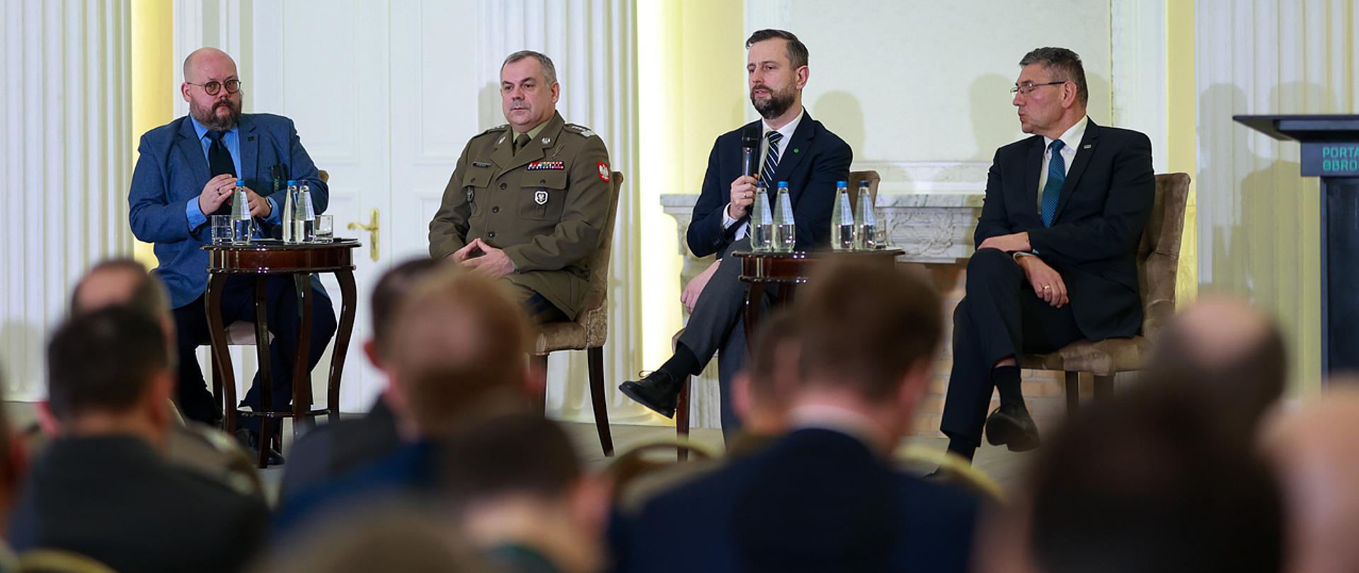 20 marca 2025 r. w Hotelu Bellotto, Władysław Kosiniak-Kamysz, wicepremier - minister obrony narodowej wziął udział w konferencji „Przyszłość Sił Powietrznych RP”. Fot. Krzysztof Niedziela/MON