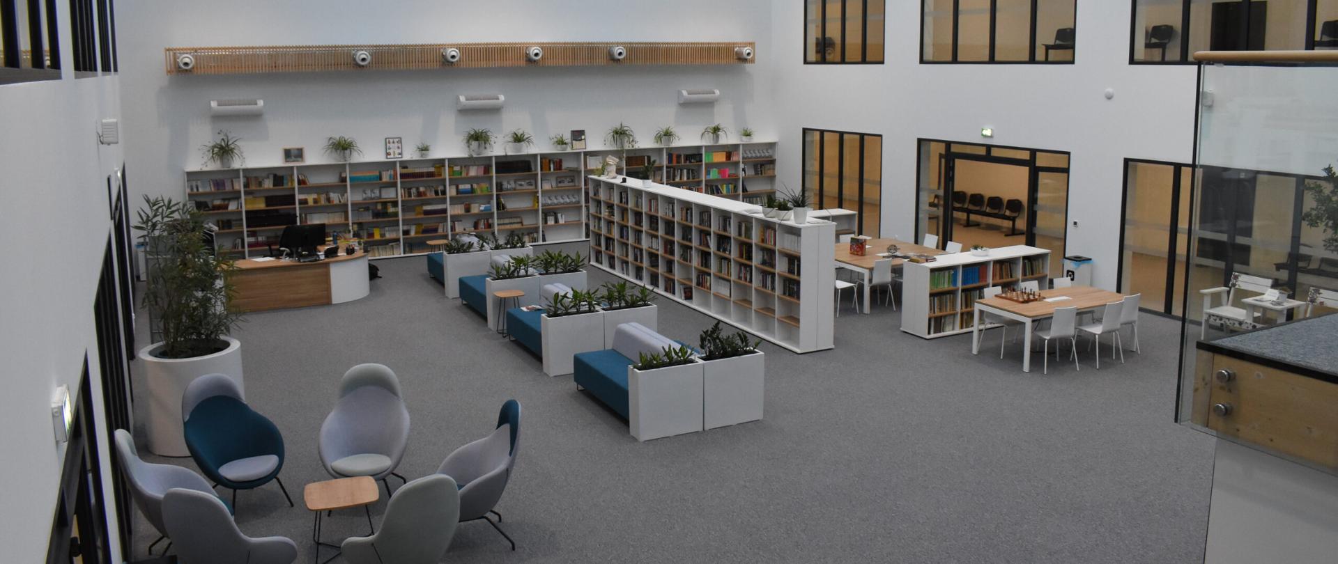 Zdjęcie biblioteki szkolnej