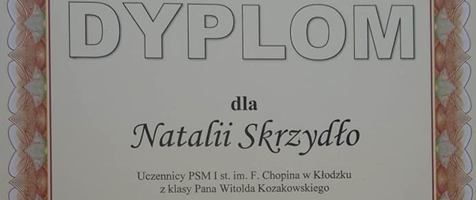 Dyplom za zajęcie V miejsca dla Natalii Skrzydło w V Ogólnopolskim Konkursie Młodych Gitarzystów w Łodzi 31 marca - 1 kwietnia 2023 r. wraz z sczegółami dotyczącymi konkursu