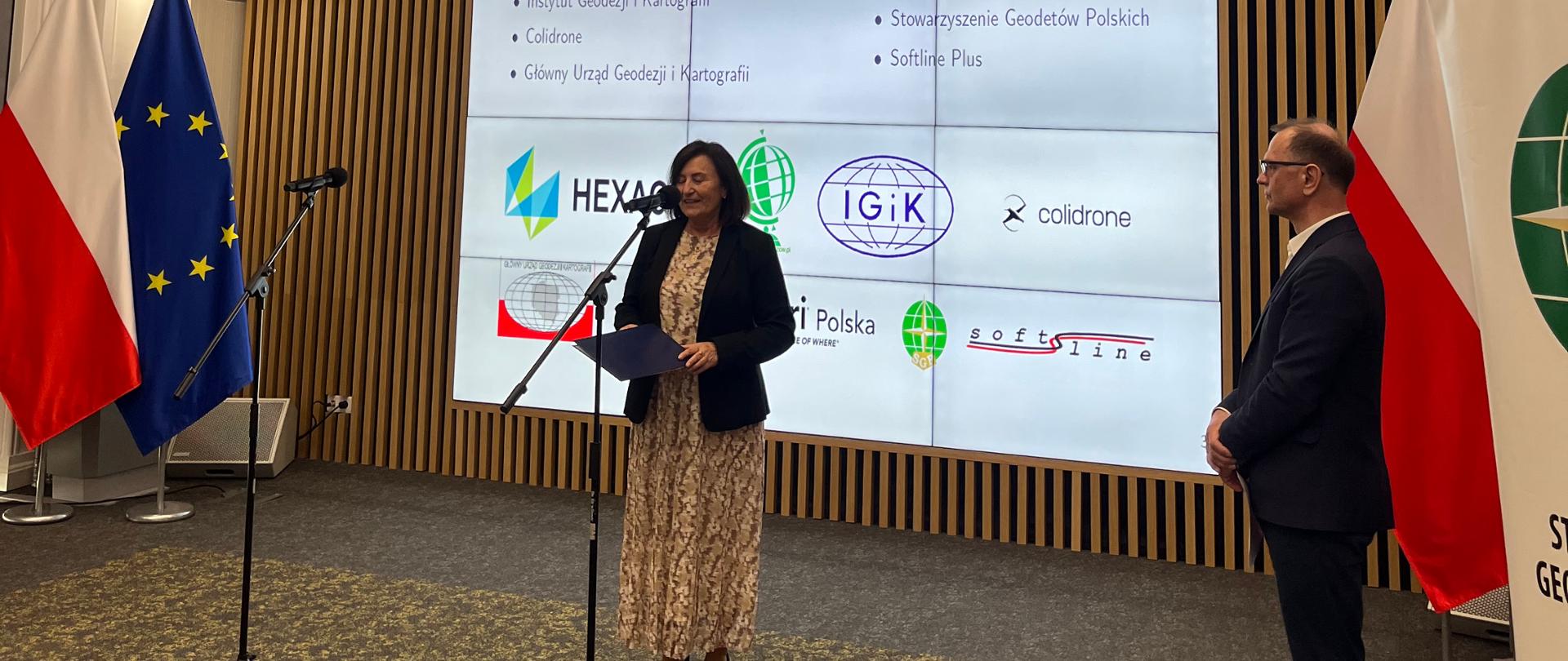 Główny Geodeta Kraju Alicja Kulka podczas gali rozdania nagród w konkursie na najlepszą pracę dyplomową z zakresu geodezji i kartografii w latach 2023/24